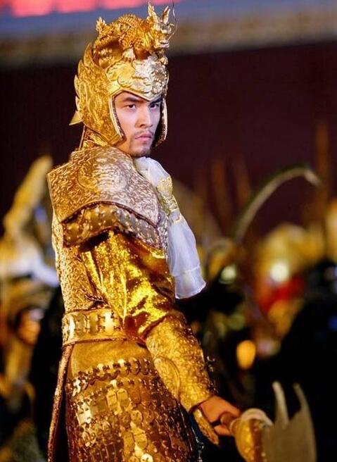 满城尽带黄金甲剧情,满城尽带黄金甲剧情解析